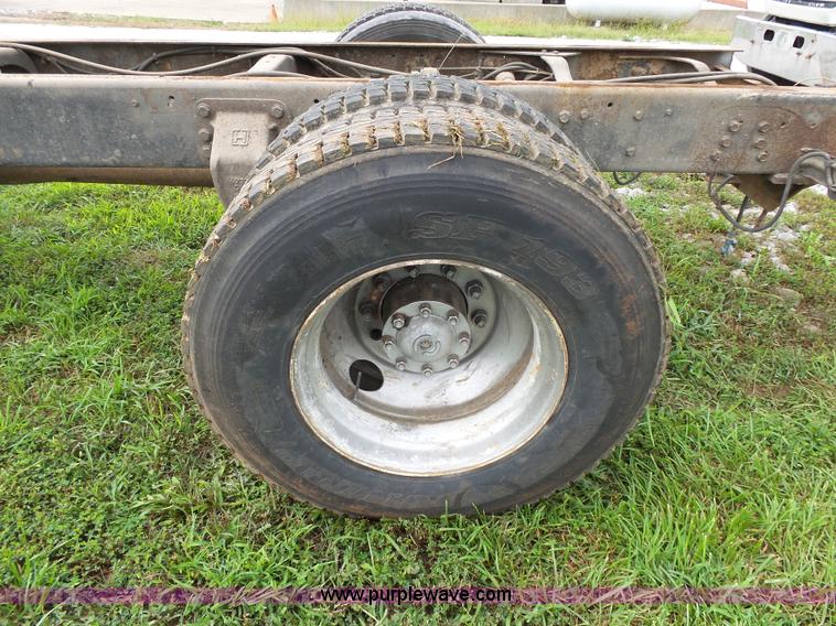 image for item K1163 1992 Ford LN9000 truck chassis