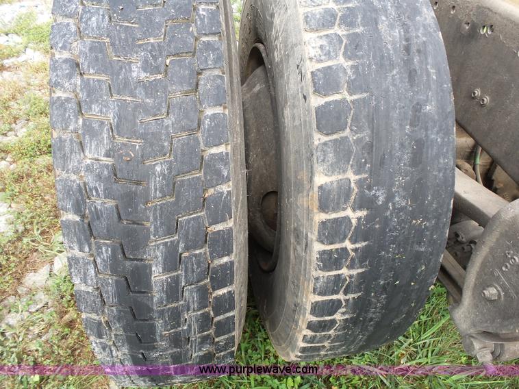 image for item K1163 1992 Ford LN9000 truck chassis