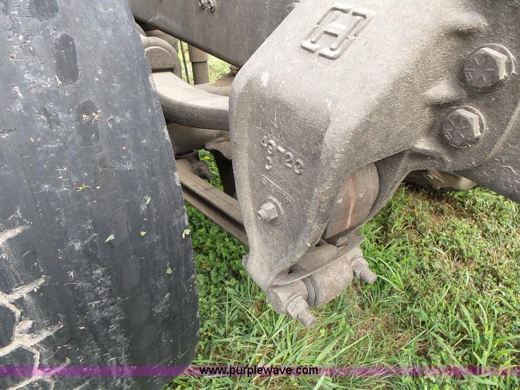 image for item K1163 1992 Ford LN9000 truck chassis