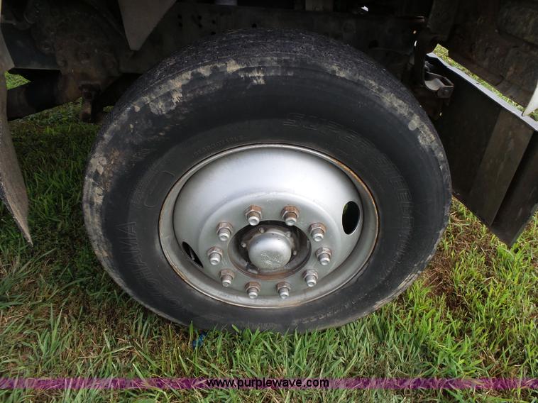 image for item K1163 1992 Ford LN9000 truck chassis