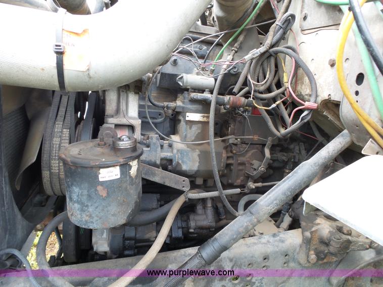 image for item K1163 1992 Ford LN9000 truck chassis