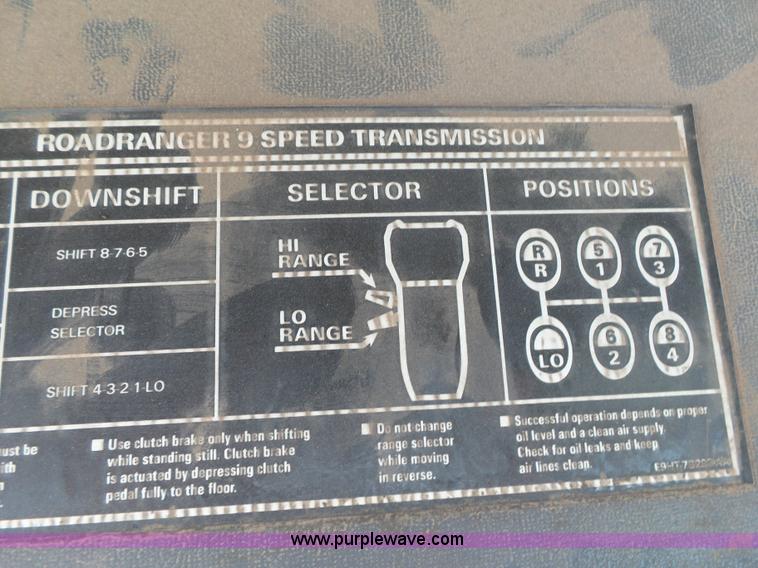 image for item K1163 1992 Ford LN9000 truck chassis