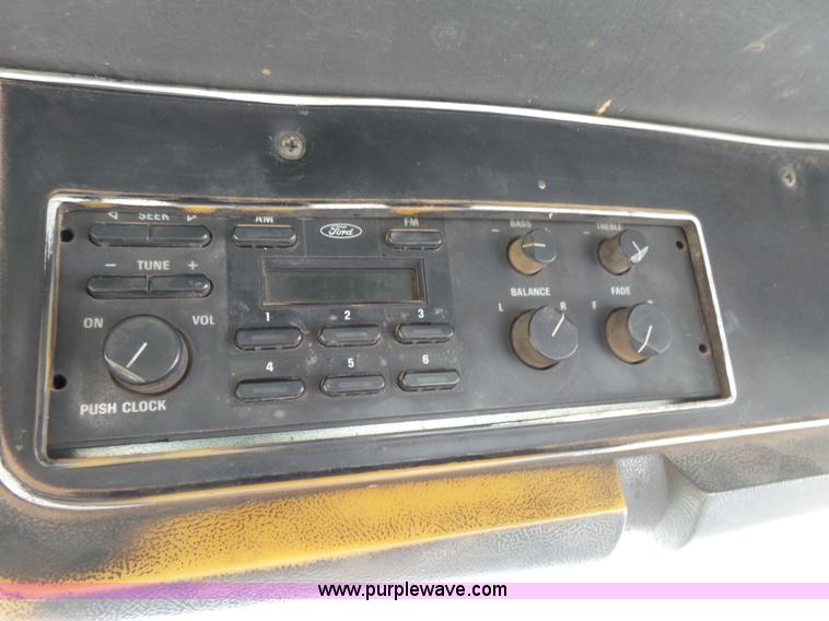 image for item K1163 1992 Ford LN9000 truck chassis