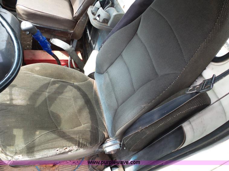 image for item K1163 1992 Ford LN9000 truck chassis