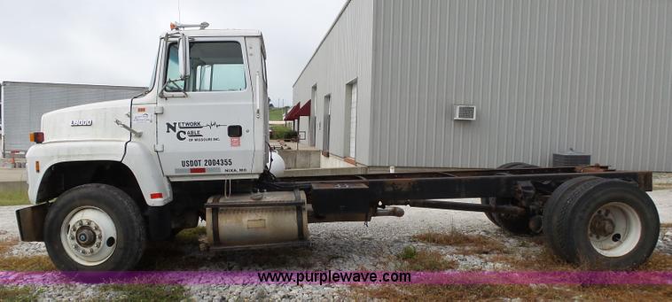 image for item K1164 1991 Ford LN9000 truck chassis