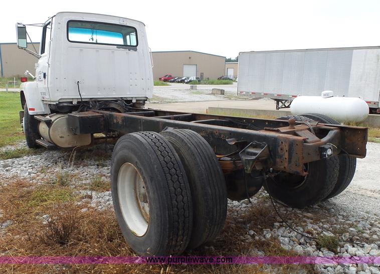 image for item K1164 1991 Ford LN9000 truck chassis
