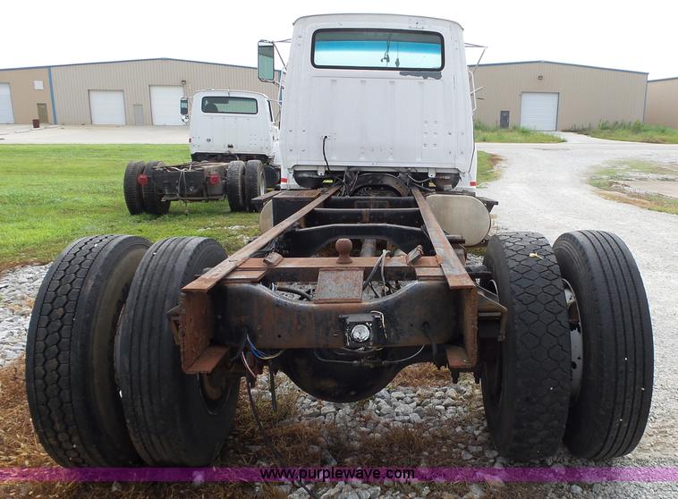 image for item K1164 1991 Ford LN9000 truck chassis