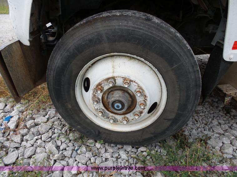 image for item K1164 1991 Ford LN9000 truck chassis