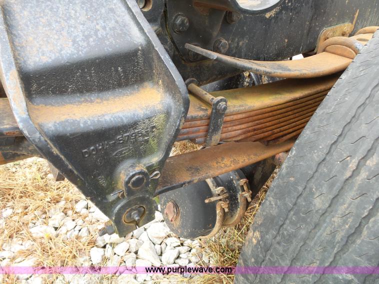 image for item K1164 1991 Ford LN9000 truck chassis