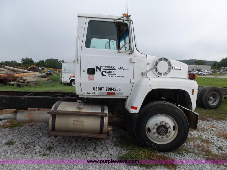 image for item K1164 1991 Ford LN9000 truck chassis