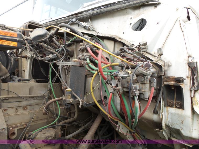 image for item K1164 1991 Ford LN9000 truck chassis