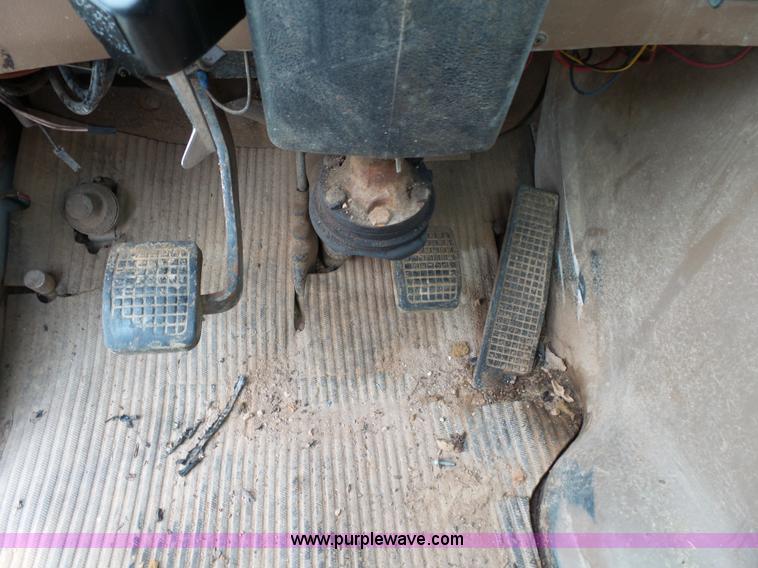 image for item K1164 1991 Ford LN9000 truck chassis