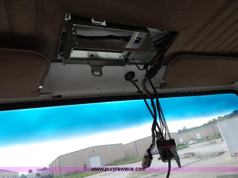 image for item K1164 1991 Ford LN9000 truck chassis