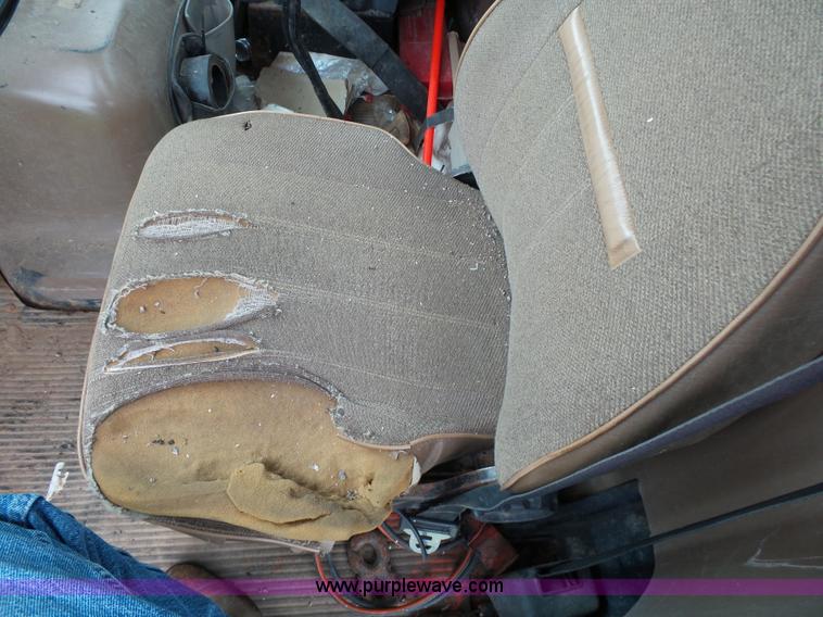 image for item K1164 1991 Ford LN9000 truck chassis