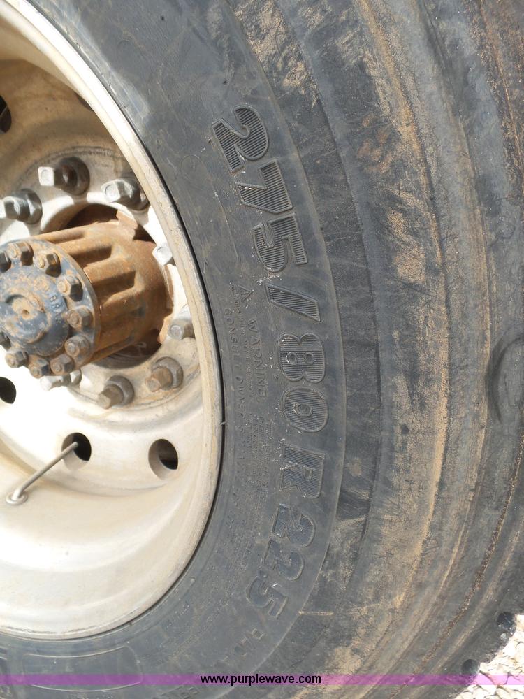 image for item K1166 1993 Ford LNT8000 semi truck