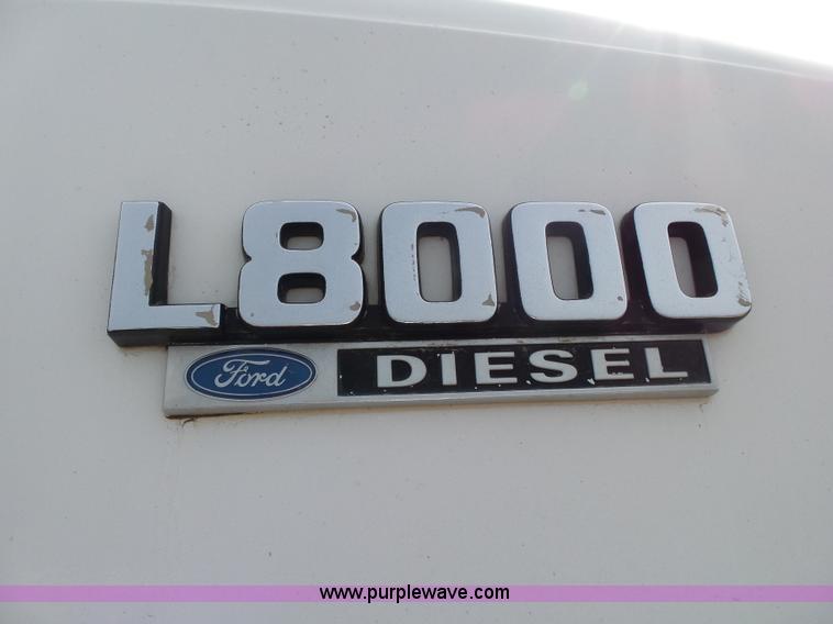 image for item K1166 1993 Ford LNT8000 semi truck