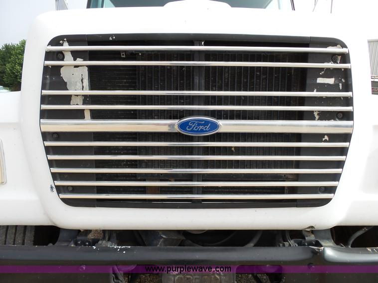 image for item K1166 1993 Ford LNT8000 semi truck