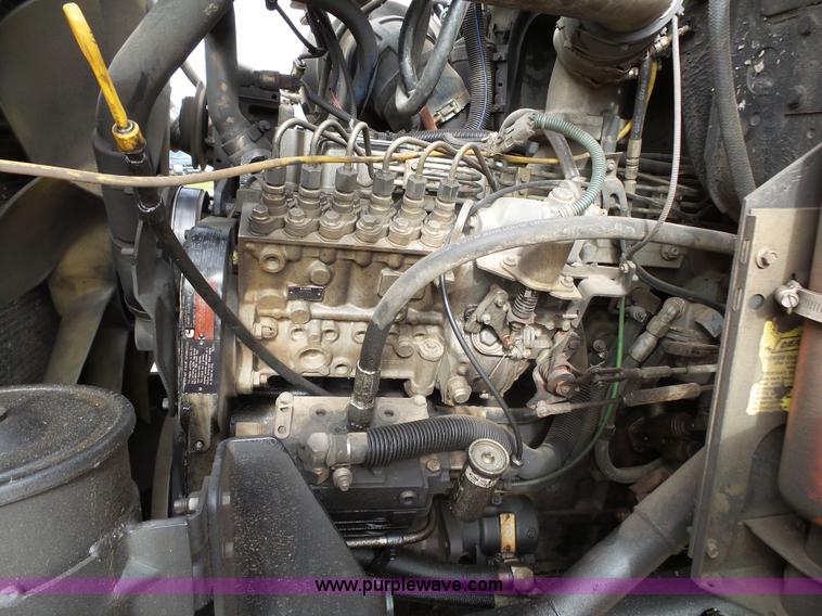 image for item K1166 1993 Ford LNT8000 semi truck