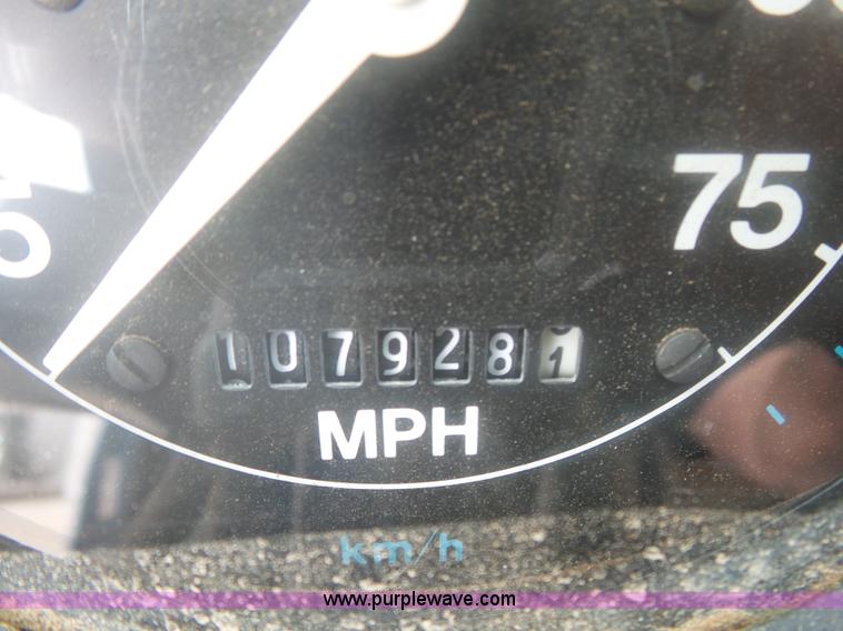 image for item K1166 1993 Ford LNT8000 semi truck