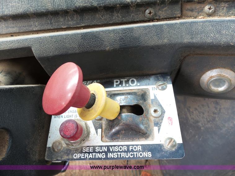 image for item K1166 1993 Ford LNT8000 semi truck