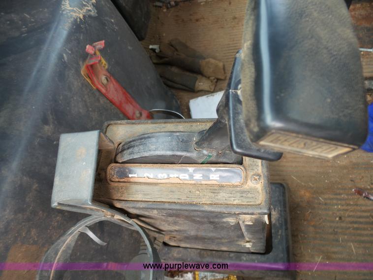 image for item K1166 1993 Ford LNT8000 semi truck