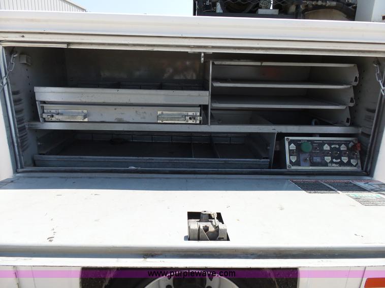 image for item K1167 1999 Ford F450 Super Duty bucket truck