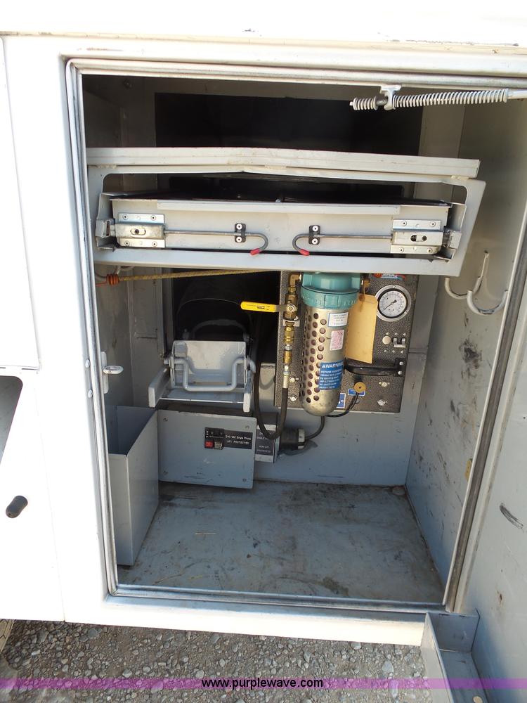 image for item K1167 1999 Ford F450 Super Duty bucket truck