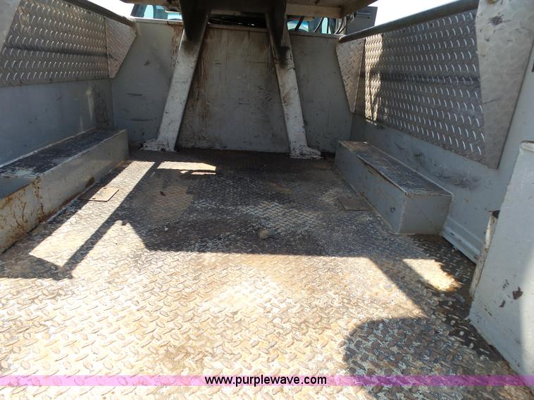 image for item K1167 1999 Ford F450 Super Duty bucket truck