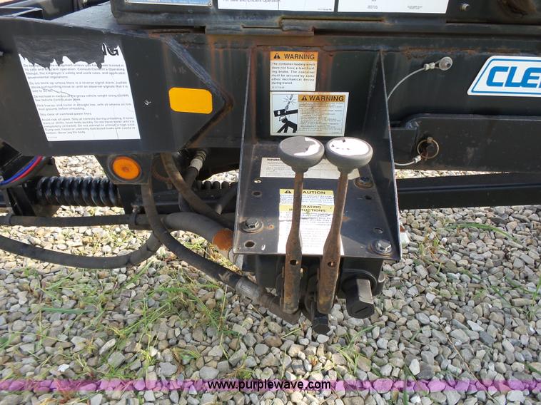 image for item K1168 2006 Clement R0T2AT2240W container trailer