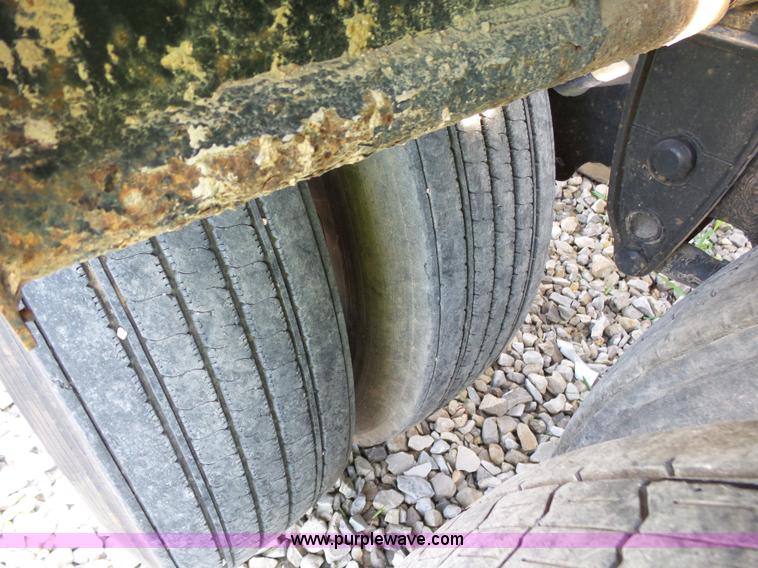 image for item K1168 2006 Clement R0T2AT2240W container trailer