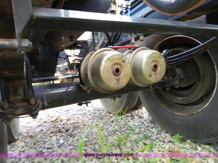 image for item K1168 2006 Clement R0T2AT2240W container trailer