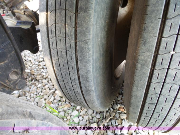 image for item K1168 2006 Clement R0T2AT2240W container trailer