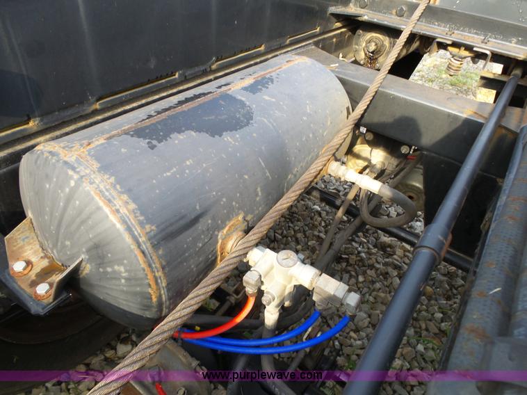 image for item K1168 2006 Clement R0T2AT2240W container trailer