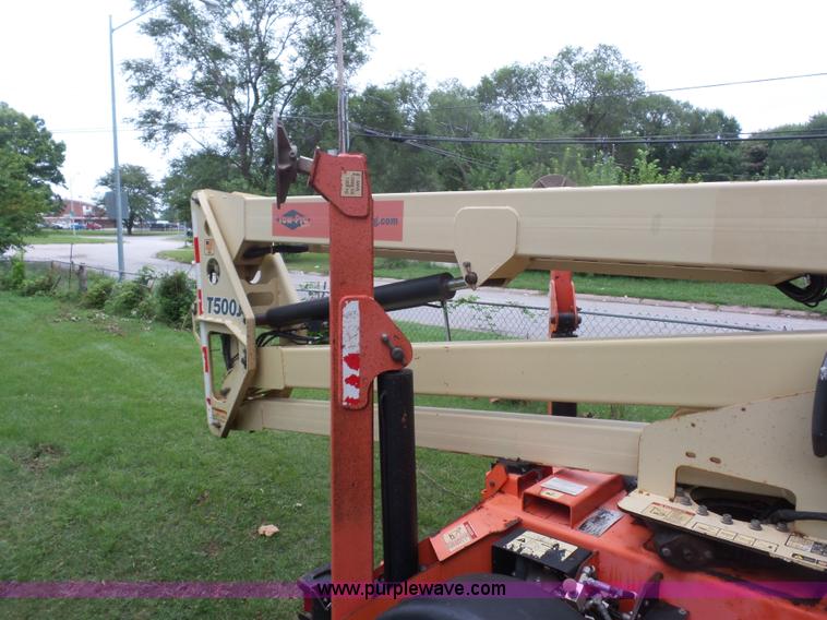 image for item K1618 2007 JLG T500J twoable boom lift