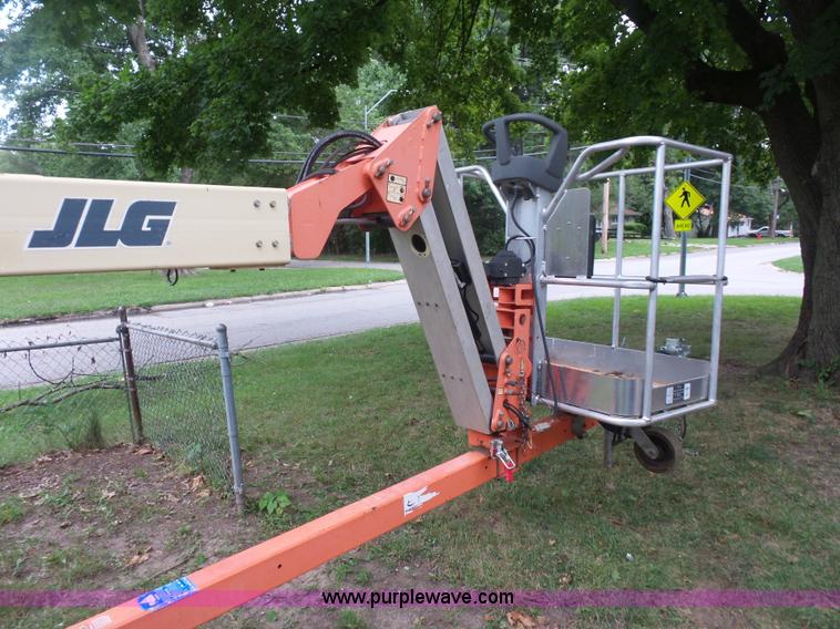 image for item K1618 2007 JLG T500J twoable boom lift