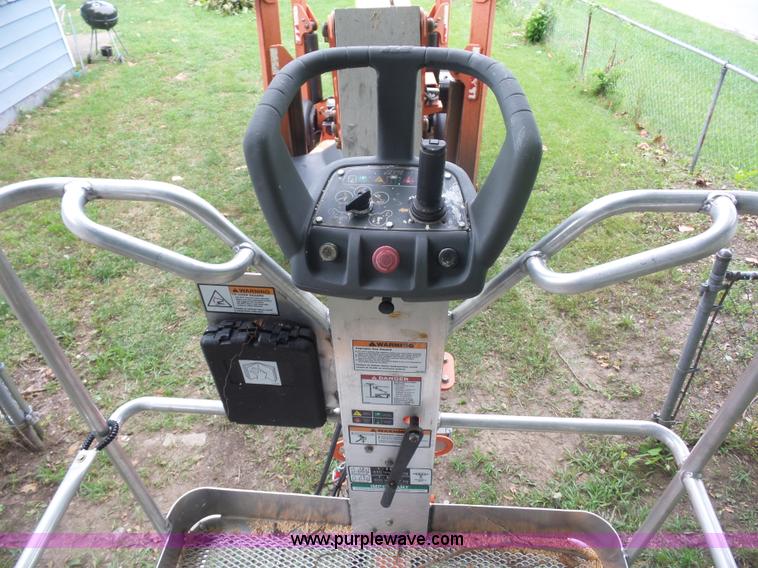 image for item K1618 2007 JLG T500J twoable boom lift