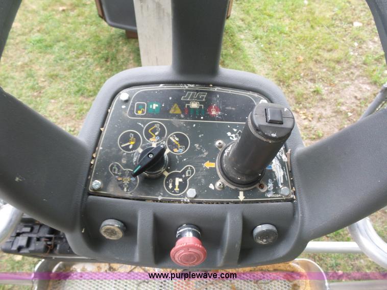 image for item K1618 2007 JLG T500J twoable boom lift