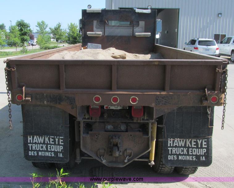 image for item K2206 1997 Ford AT9513 Aeromax 122 dump truck