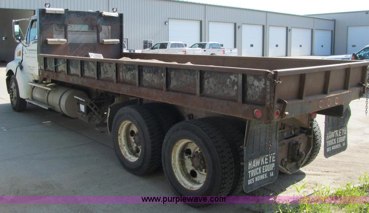 image for item K2206 1997 Ford AT9513 Aeromax 122 dump truck