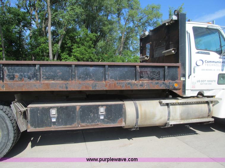 image for item K2206 1997 Ford AT9513 Aeromax 122 dump truck