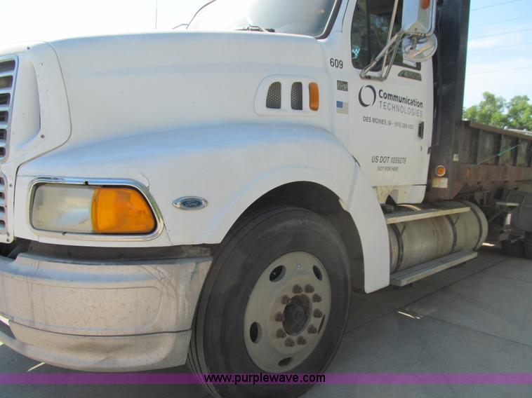 image for item K2206 1997 Ford AT9513 Aeromax 122 dump truck