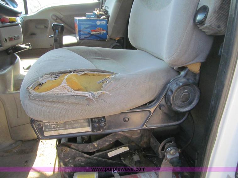 image for item K2206 1997 Ford AT9513 Aeromax 122 dump truck