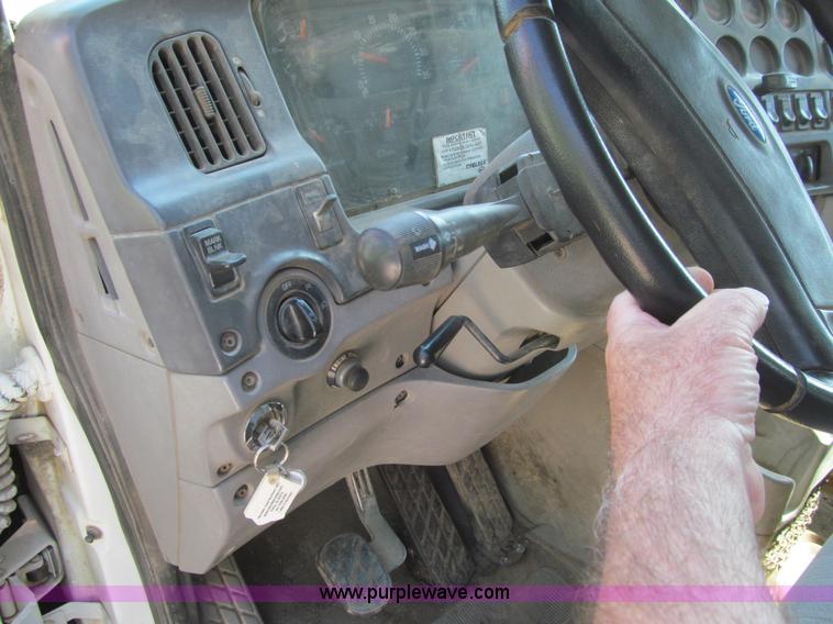 image for item K2206 1997 Ford AT9513 Aeromax 122 dump truck