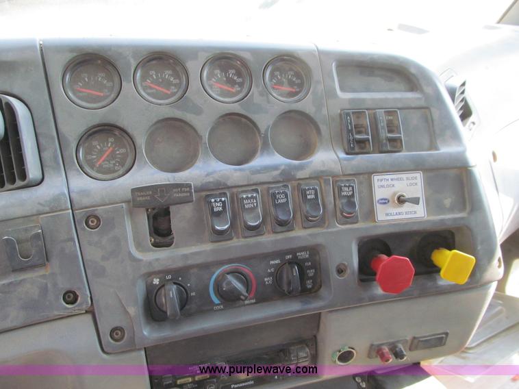 image for item K2206 1997 Ford AT9513 Aeromax 122 dump truck