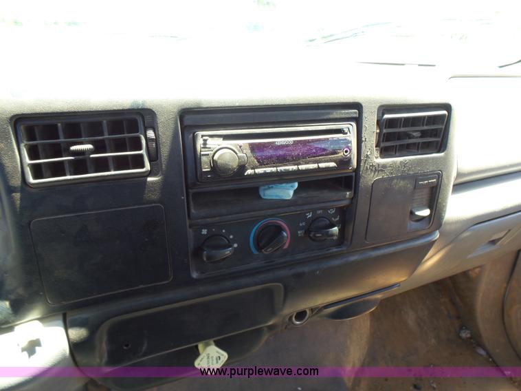 image for item K3116 2000 Ford F650 flatbed truck