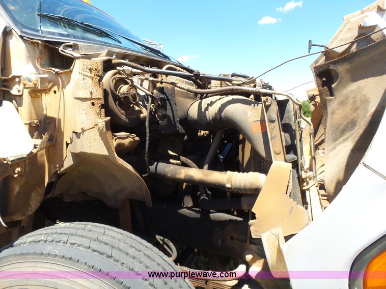 image for item K3116 2000 Ford F650 flatbed truck