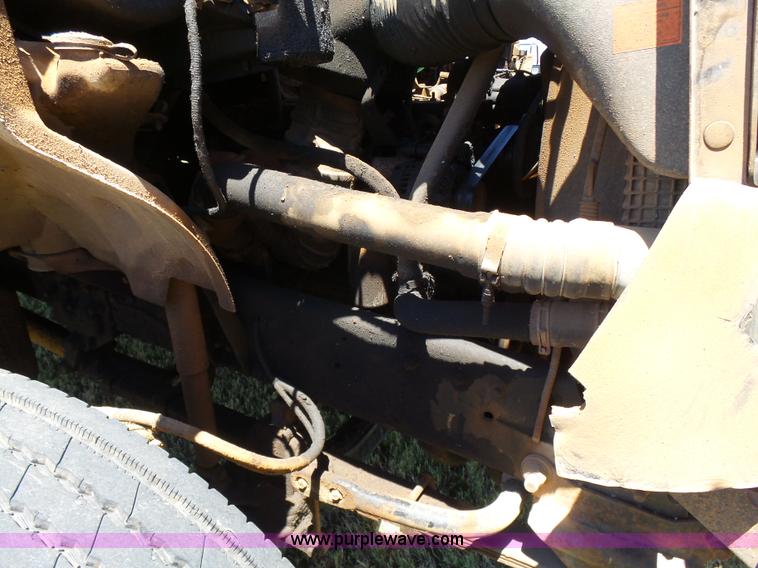 image for item K3116 2000 Ford F650 flatbed truck