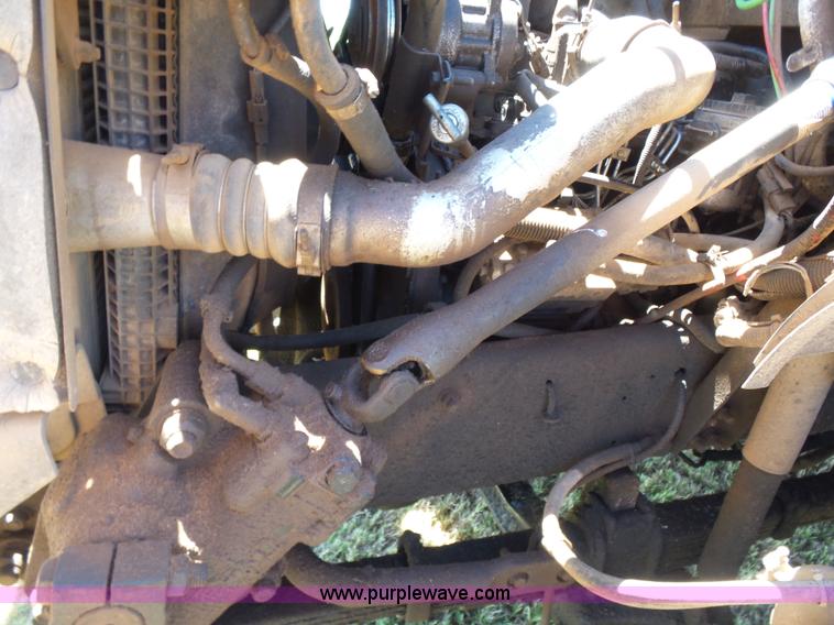 image for item K3116 2000 Ford F650 flatbed truck