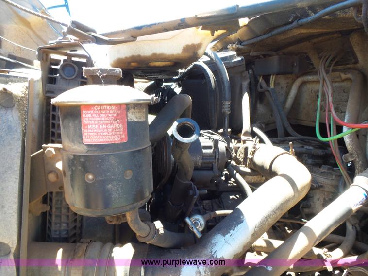 image for item K3116 2000 Ford F650 flatbed truck