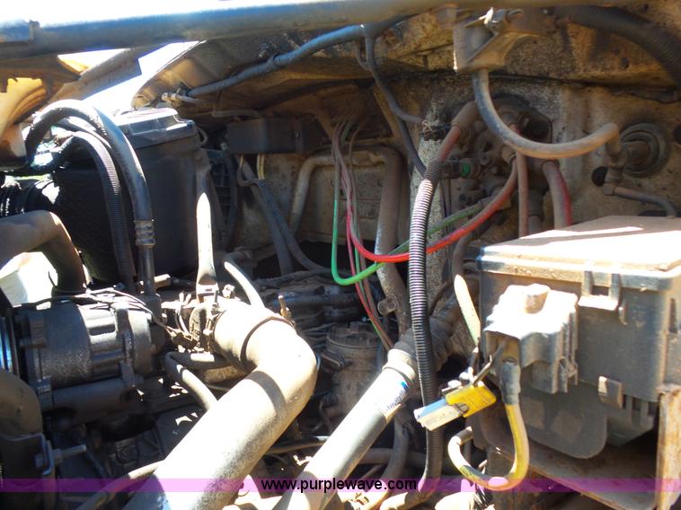 image for item K3116 2000 Ford F650 flatbed truck